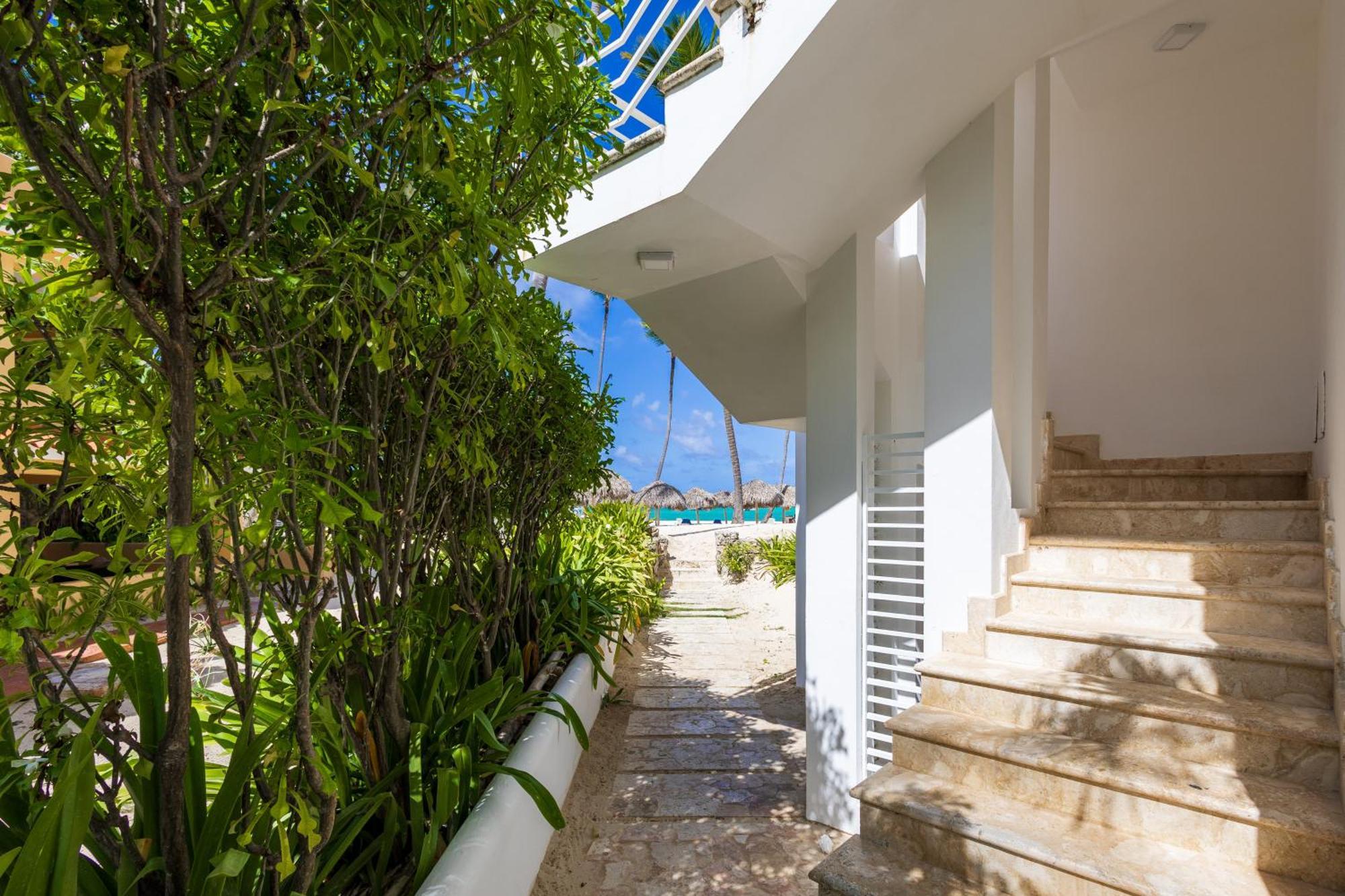 Prime Ocean View Punta Cana Apartments - 3-Bedroom Getaway With Private Terrace On Bavaro Beach Eksteriør bilde
